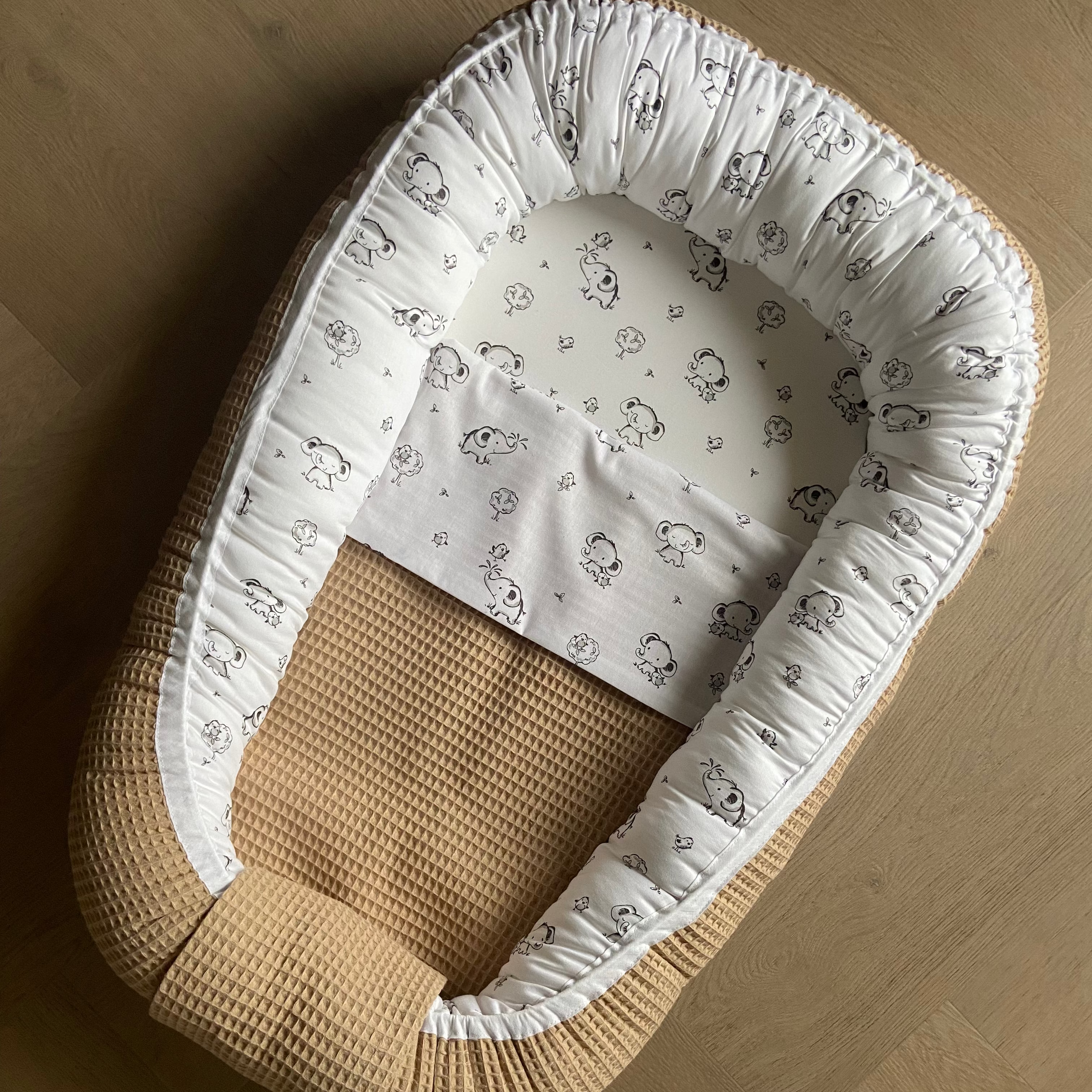 Wafel babynestje | Beige olifanten