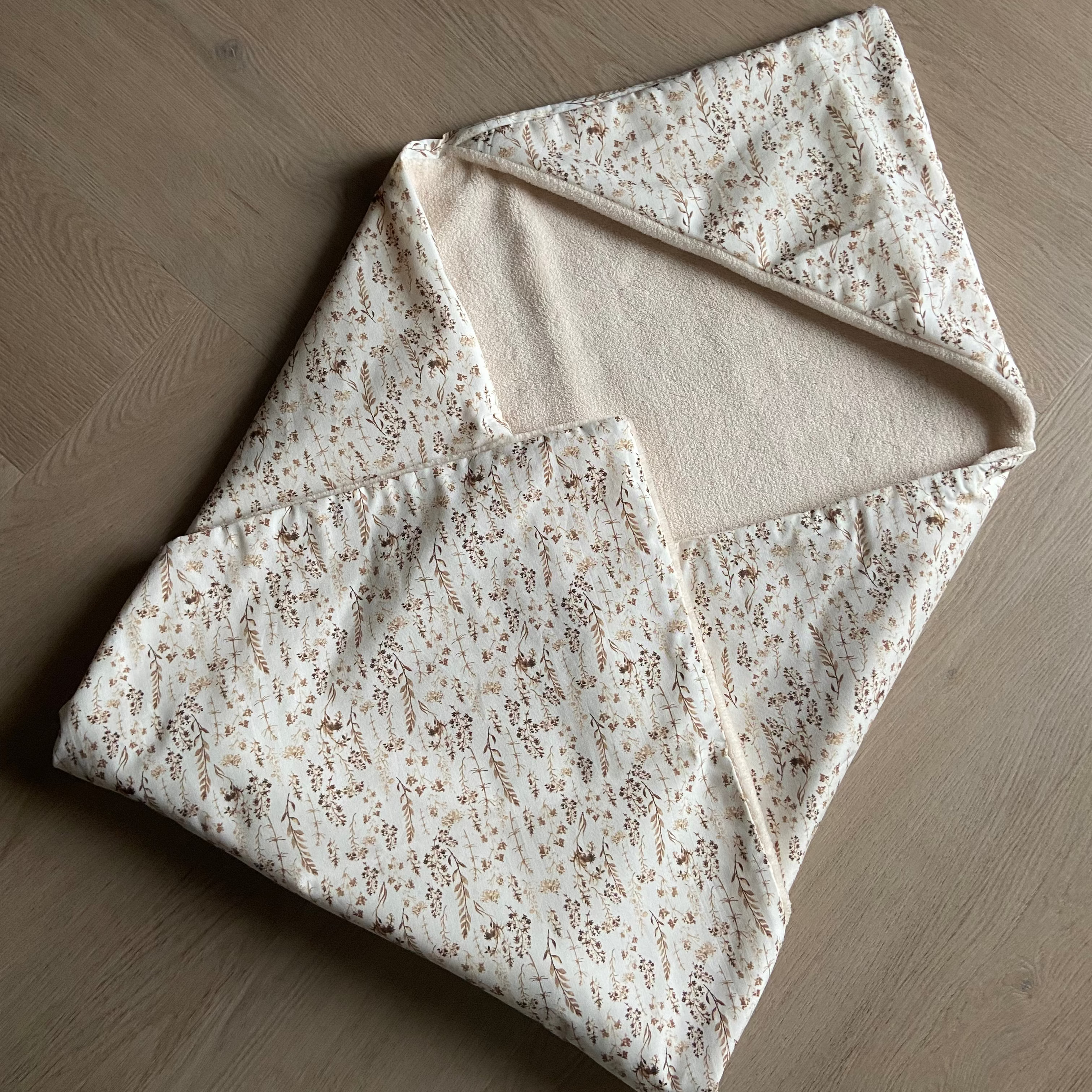 Wellness Fleece Wikkeldoek | Flowers Ecru